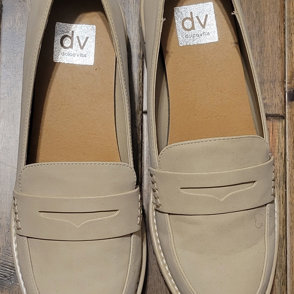 Dolce Vita Women's Tan Loafers